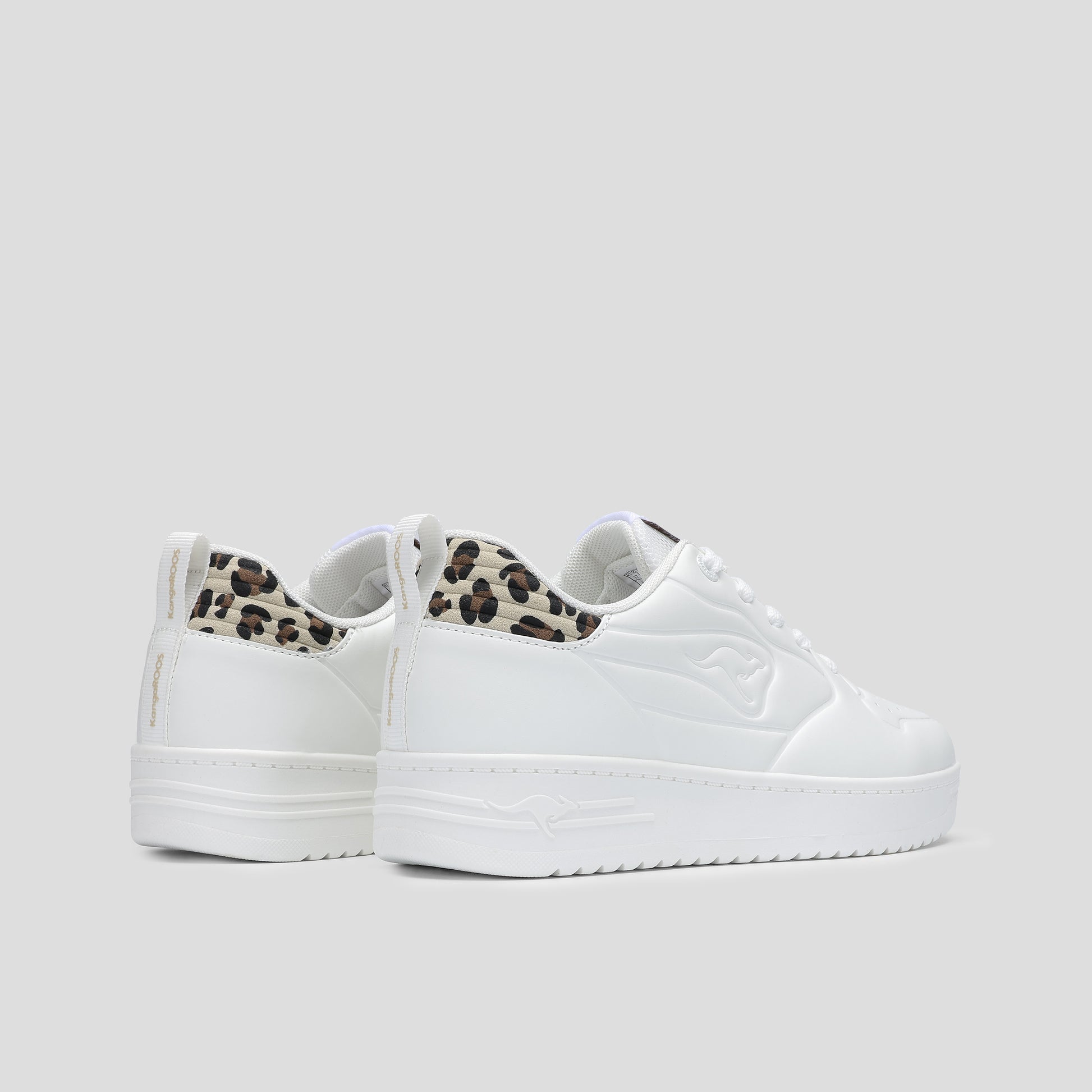#color_white-leo