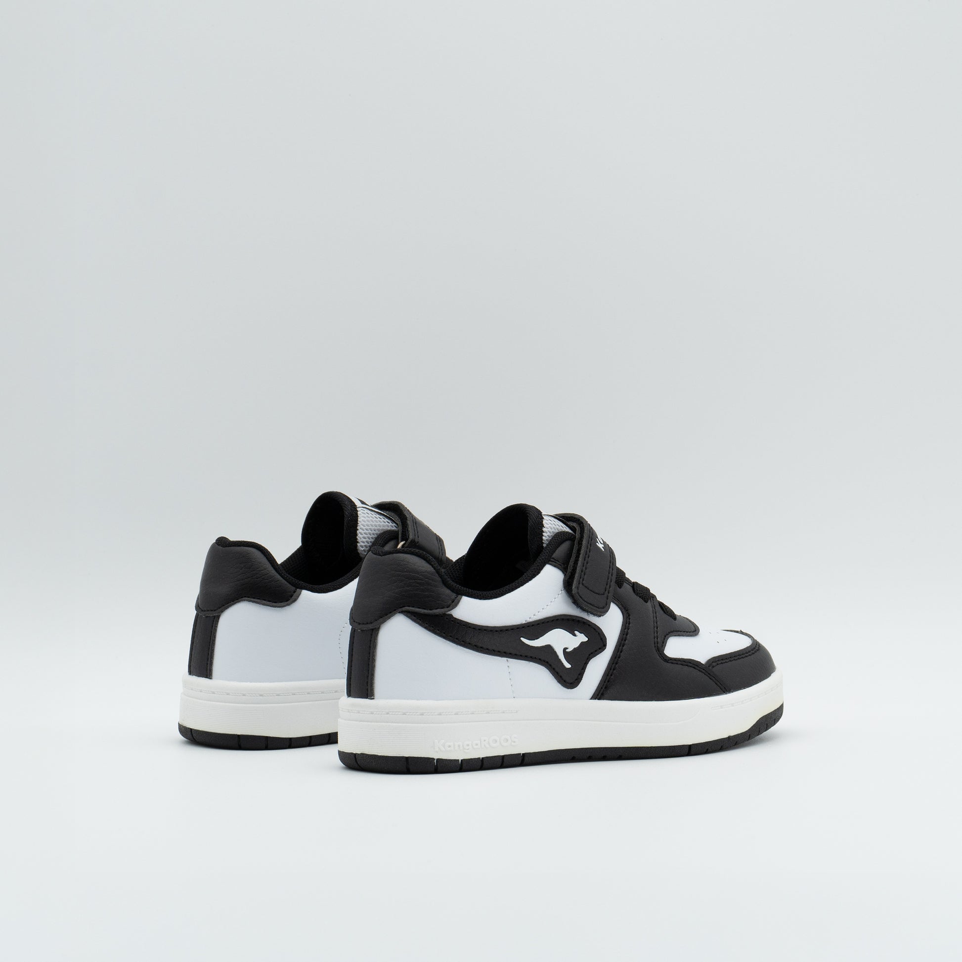 #color_jet-black-white